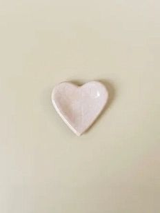 Блюдце ручной работы Августа в виде сердечка, лавандовое, керамика, 6 см