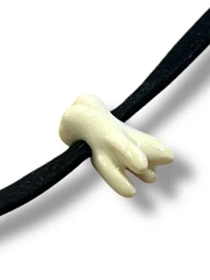 Чокер ручной работы Боттери керамика на кожаном ремешке «Зуб», керамика