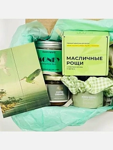 Подарочный набор на 8 марта с уходовой косметикой