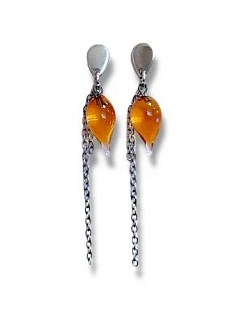 Серьги-гвоздики Керко с цепочкой медовые листочки, стекло