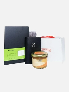 Подарочный набор с обложкой на паспорт, блокнотом и солёной карамелью