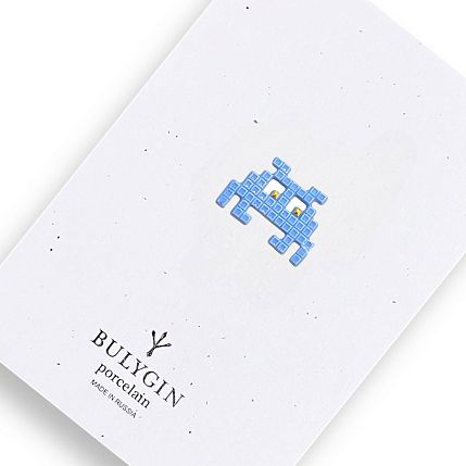 Брошь ручной работы Bulygin «Захватчик» №2 малая, синяя, фарфор, фото 1.
