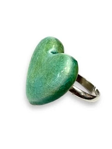 Кольцо ручной работы КерамЕлКа «Сердечко», зелёное, керамика