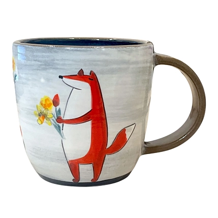 Кружка ручной работы Ким керамика с росписью Лис с нарциссами и тюльпанами, 500 мл, белая, фото 1.
