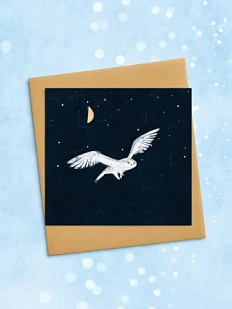 Квадратная зимняя сканди открытка «Летящая сова»