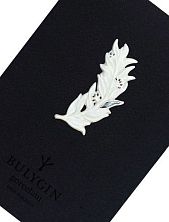Брошь ручной работы Bulygin «Веточка оливы»,бело-серебристая, фарфор