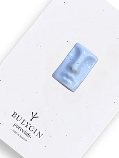 Брошь ручной работы Фарфор Булыгина «Античный нос», голубая