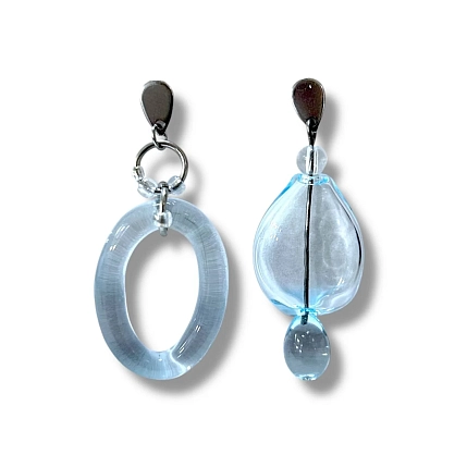 Асимметричные серьги Лампджой, стекло, светло-голубые, фото 1.