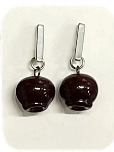 Серьги-гвоздики Керко брусника, стекло