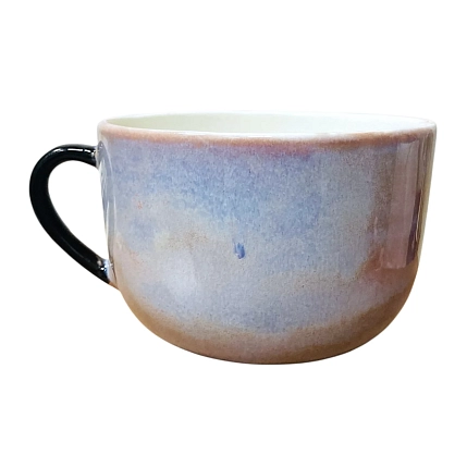 Кружка ручной работы Маковка с фигуркой внутри «Котик», сиреневая, 500 мл, фото 3.