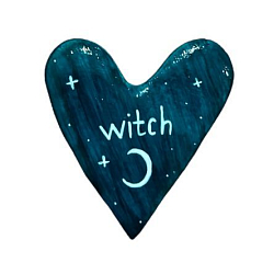 Брошь ручной работы Сердце с надписью «Witch», тёмно-зелёный, полимерная глина