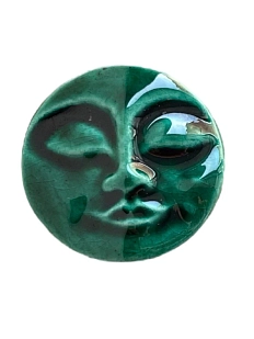 Брошь ручной работы КерамЕлКа «Лицо большое», изумрудная, керамика