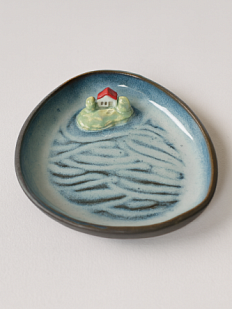 Тарелка с фигуркой внутри Голубое море, чёрная, керамика, 14 см