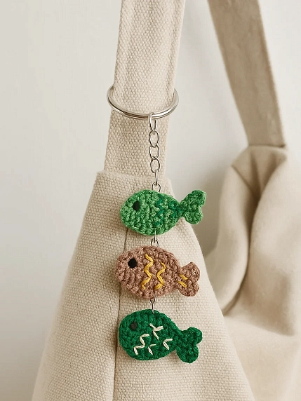 Вязаный брелок, обвес на сумку DARI DARI «Рыбки», 7 см, фото 4.