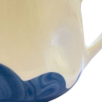 Кружка ручной работы РУКИ В ГЛИНЕ «Синий мрамор», керамика, 400 мл, мятая, фото 3.