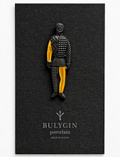 Брошь ручной работы Bulygin «Малевич», фарфор, чёрно-золотистая