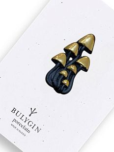 Брошь ручной работы Bulygin «Грибы», фарфор, чёрно-золотистая