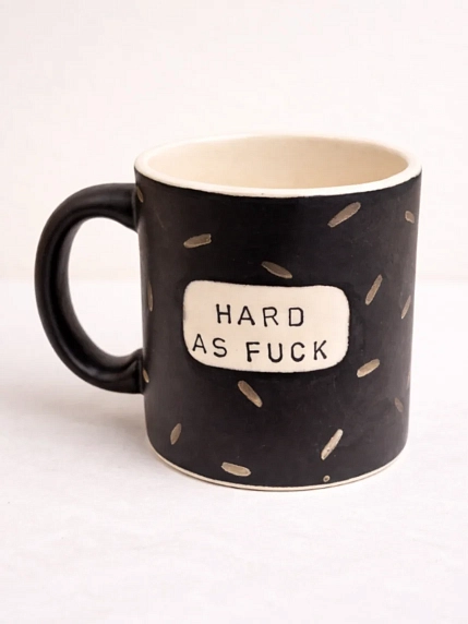 Кружка ручной работы Тата вытворяет/NF ceramics «Hard as fu*k», чёрная, керамика, 600 мл, фото 2.