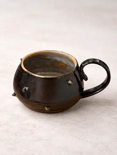 Кружка ручной работы Корсак гладкая с шипами, чёрная, керамика, 250 мл