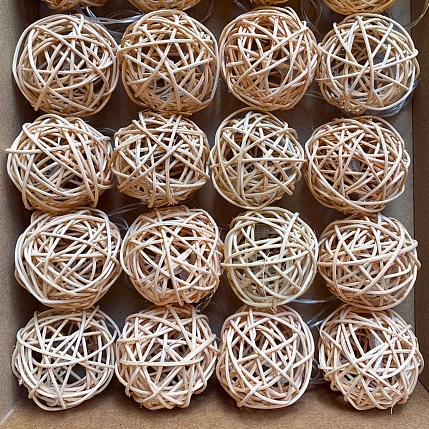 Гирлянда из ротанга, фото 1.
