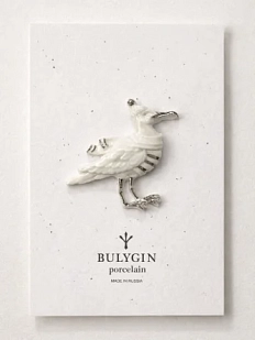 Брошь ручной работы Фарфор Булыгина «Чайка», бело-серебристая