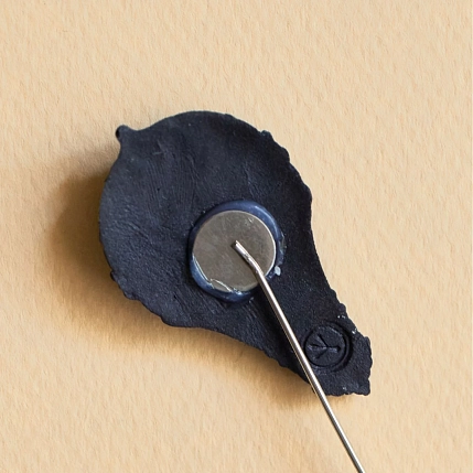 Брошь ручной рабриы Фарфор Булыгина «Аэростат», чёрно-серебристая, фото 4.