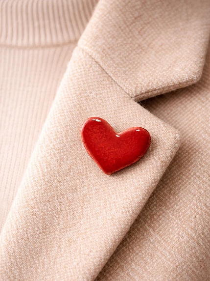 Брошь ручной работы Elizabeth Madar Сердце, красная, керамика, фото 2.