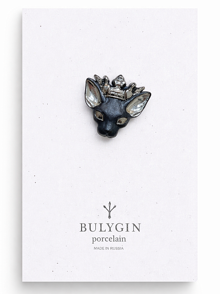 Брошь ручной работы Bulygin «Королева кошек», фарфор, чёрно-серебристая, фото 1.