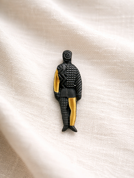 Брошь ручной работы Bulygin «Малевич», фарфор, чёрно-золотистая, фото 3.