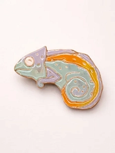 Брошь ручной работы «Хамелеон», Partala ceramics