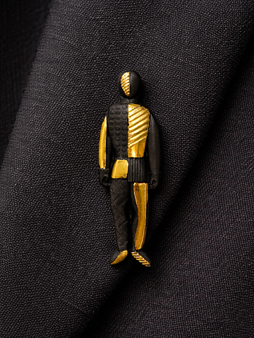 Брошь ручной работы Фарфор Булыгина «Малевич №2», чёрно-золотистая, фото 5.