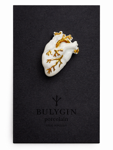 Брошь ручной работы Bulygin «Сердце», фарфор, бело-золотистая