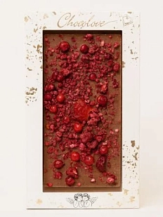 Шоколад молочный с брусникой, малиной и вишней