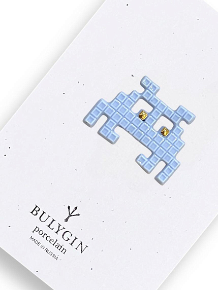 Брошь ручной работы Фарфор Булыгина «Захватчик» №2, синяя, фото 3.