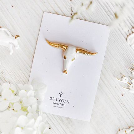 Брошь ручной работы Bulygin «Бык», фарфор, бело-золотистая, фото 4.