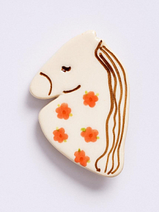 Брошь ручной работы «Лошадка» с цветочками, полуфарфор