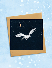 Квадратная зимняя сканди открытка «Летящая сова»