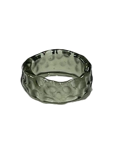 Кольцо Керко стеклянное серое с пупырышками