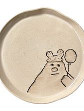 Тарелка ручной работы «Зверь с шариком» , керамика, 15 см