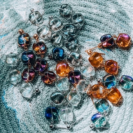 Серьги Бур.Мур «Ice», ювелирный сплав, художественное стекло, красно-зелёные, фото 3.