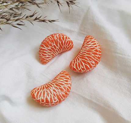 Брошь ручной работы «Долька мандарина», полимерная глина, фото 3.