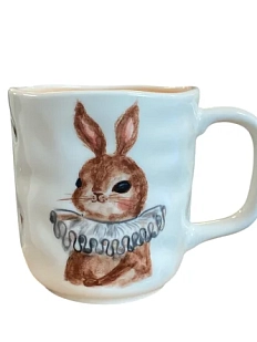 Кружка ручной работы Ким керамика с росписью Зайка в жабо с коричневыми сердечками, фарфор, 350 мл