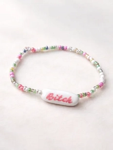 Браслет ручной работы Радость Рядом «Bitch», бисер, полимерая глина