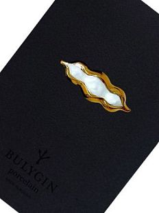 Брошь ручной работы Bulygin «Горох», фарфор, бело-золотистая