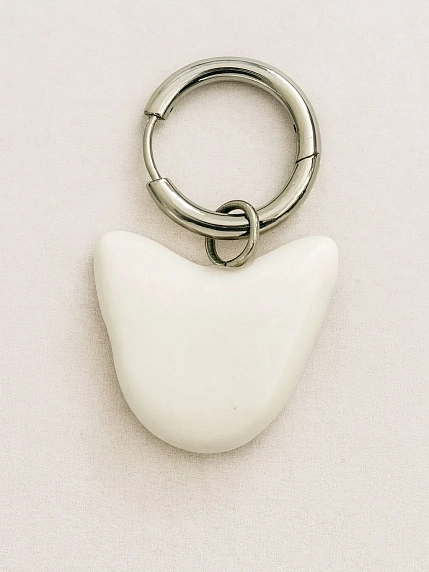 Моносерьга ПетПоллиПокет Котик, полимерная глина, белая, фото 3.