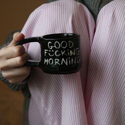 Кружка ручной работы с надписью «Good f***ing morning», чёрная, керамика, 170 мл, фото 6.