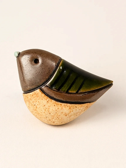 Брошь ручной работы Екатерина Юдо «Снегирь», бежевая, керамика, фото 1.