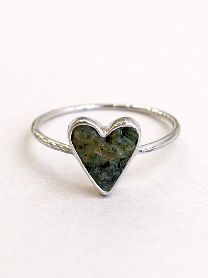 Кольцо ручной работы «Сердце», зелёное, турмалин, нейзильбер, фото 2.