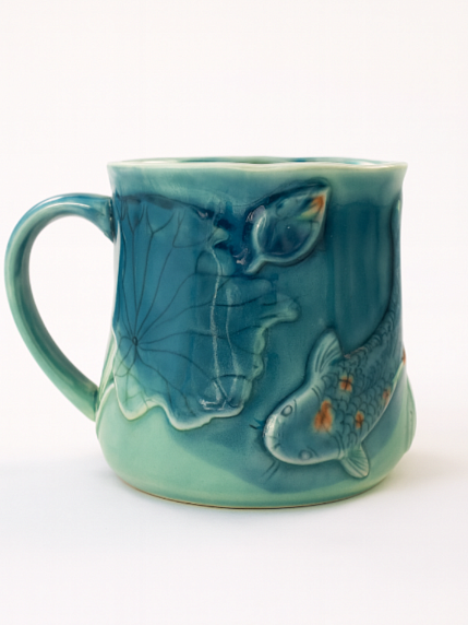 Кружка ручной работы с позолотой «Лотос и карп», синяя, фарфор, 430 мл, фото 3.