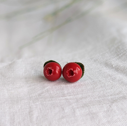 Серьги-гвоздики «Брусника с листочком», полимерная глина, фото 3.